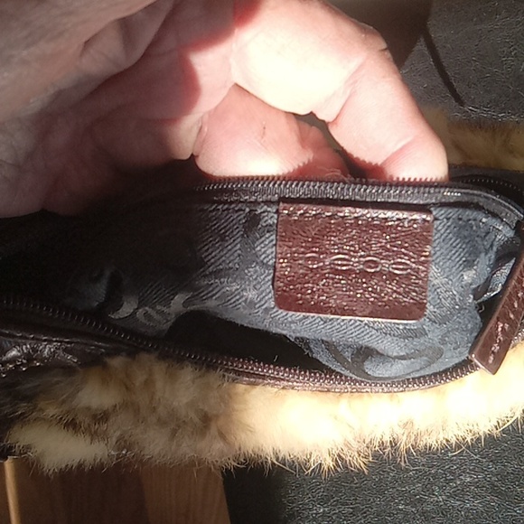Vintage Bebe Spellout Y2K Rabbit Fur shoulder bag - Picture 9 of 10